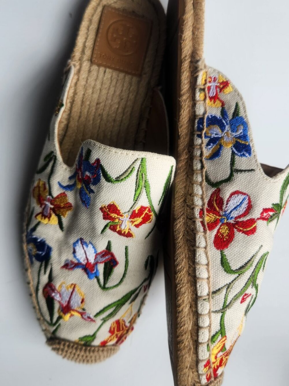Torry Burch Cream Canvas Floral Espadrille Flats - Picture 3 of 4